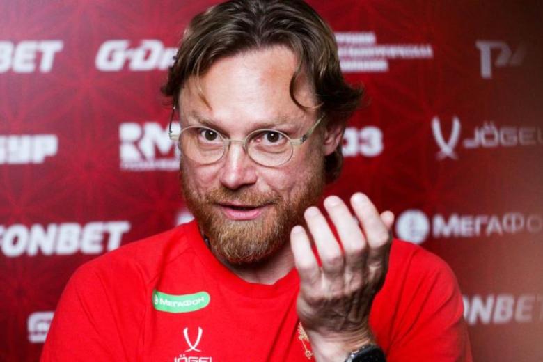 Валерий Карпин