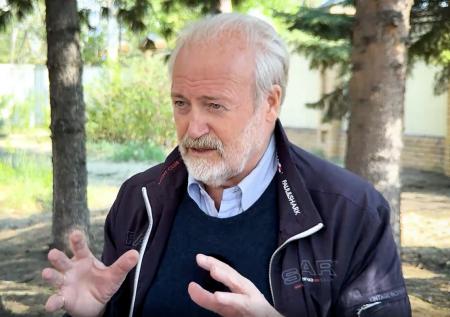 «Сочувствую ему»: Хотиненко об уехавшем из России Смольянинове