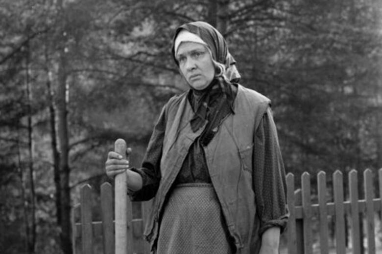 Наталья Тенякова в фильме «Любовь и голуби»