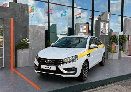 «АвтоВАЗ» представил на ПМЭФ автомобиль для таксистов