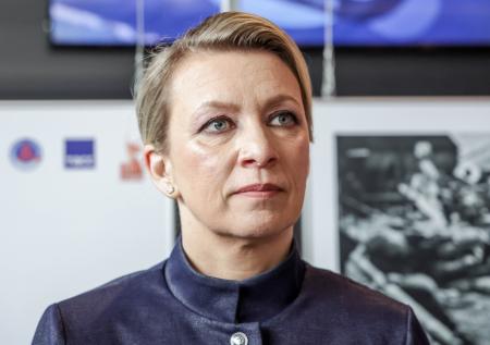 Захарова расплакалась на сессии ПМЭФ