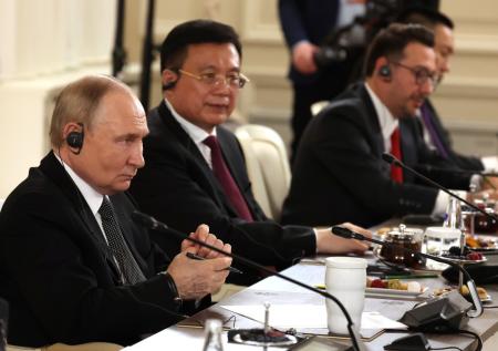 Путин упрекнул Берлин за немецкие танки в России