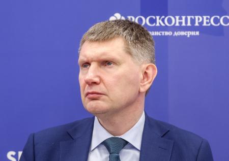 Решетников попросил Набиуллину дать экономике «немного любви»
