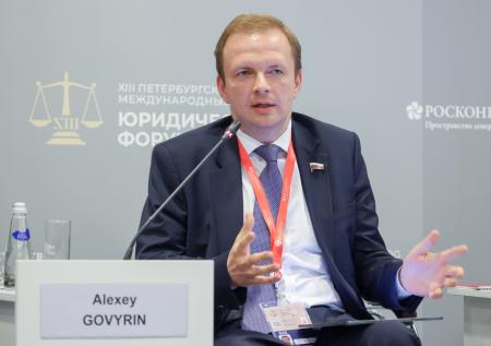 В Госдуме назвали важную тему, обсуждаемую на одной из сессий ПМЭФ