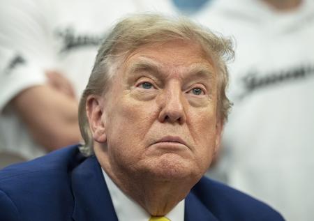 «На распутье»: Трампа предупредили о последствиях ударов по Ирану