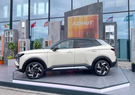 Дизайнер Лебедев дал свою жесткую оценку новой Lada Azimut