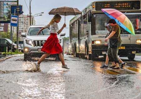 Погода в Москве в четверг, 19 июня: ливни затопят столицу и Петербург?