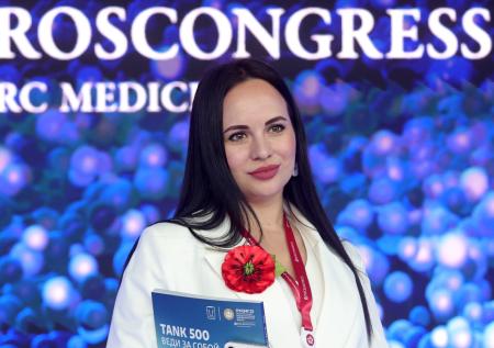 Туфля Собчак, сумка на курьих ножках: составлен топ модных образов ПМЭФ