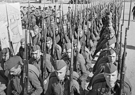 Больше 60 млн человек? Сколько советских граждан погибли в ВОВ