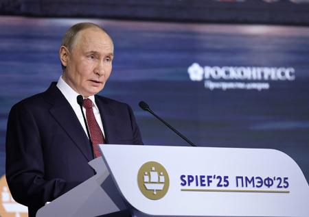 Безработица, бизнес, ОПК: главные тезисы Путина на пленарной сессии ПМЭФ