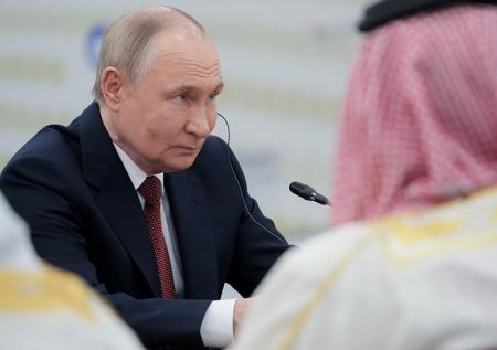 «С тревогой следим»: Путин напомнил о Ближнем Востоке на ПМЭФ