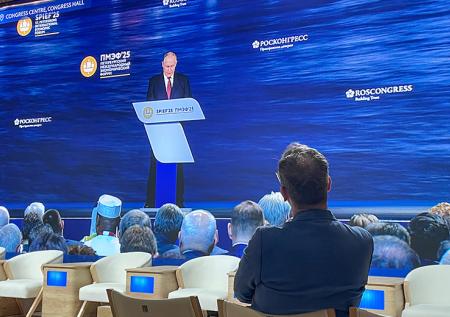 Путин насчитал шесть волн расширения НАТО за 25 лет