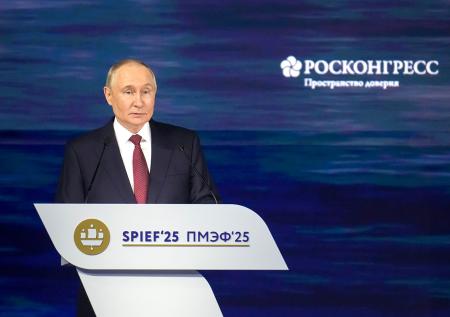 Путин сообщил о продолжении работы БРИКС по независимым платежным системам