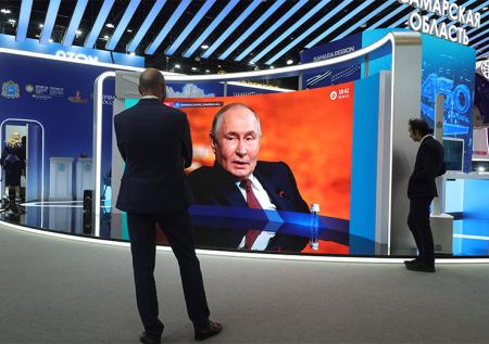 «Сами же страдают»: Путин о попытках Запада нанести России ущерб