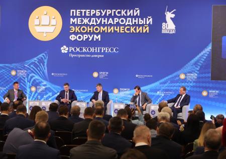 «Грандиозное событие»: на Западе оценили размах ПМЭФ