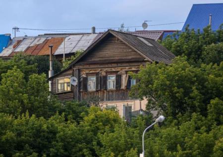 Юрист рассказал, забор какой конструкции может привести в суд