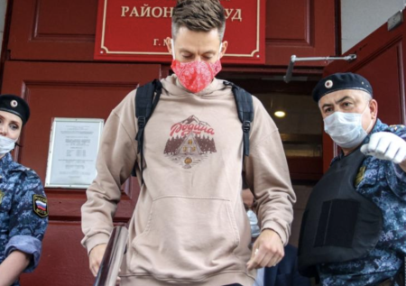 Уголовка, рухнувшие доходы, деньги с Украины: как живет Юрий Дудь