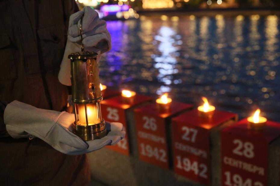 Патриотическая акция «Линия памяти» на Крымской набережной парка искусств «Музеон»