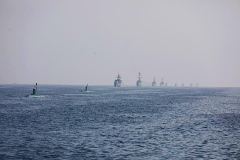 Иранские военные корабли в Ормузском проливе