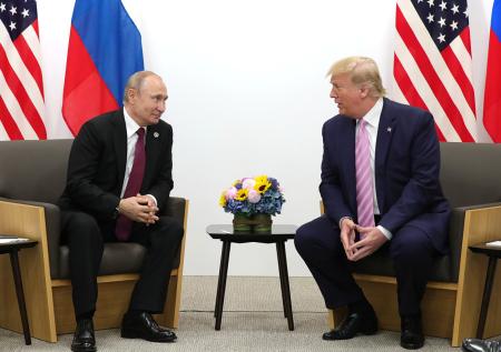 В Кремле рассказали, когда наступит момент для встречи Путина и Трампа