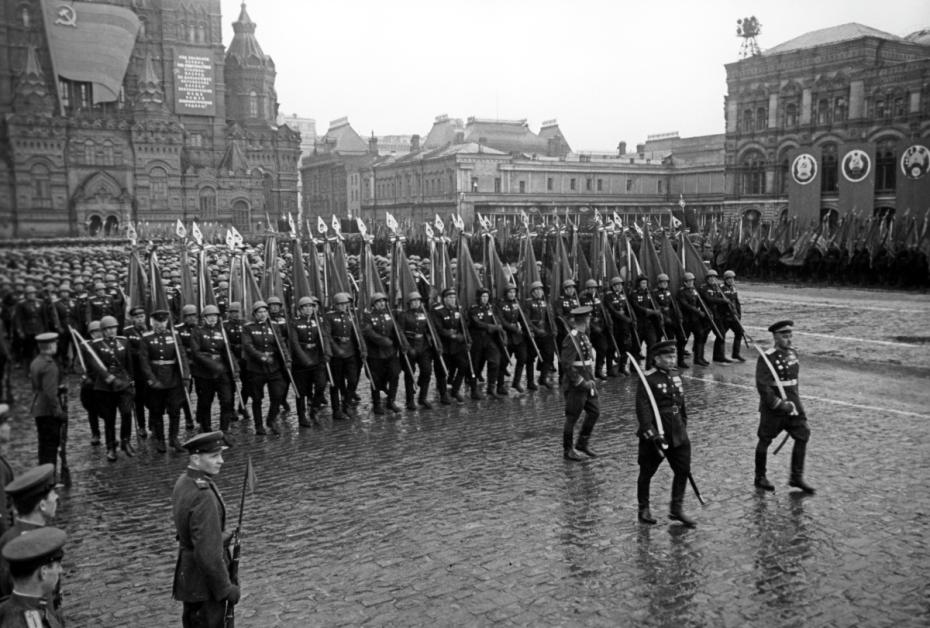 Великая Отечественная война 1941–1945 годов. Парад Победы на Красной площади в Москве, 24 июня 1945-го