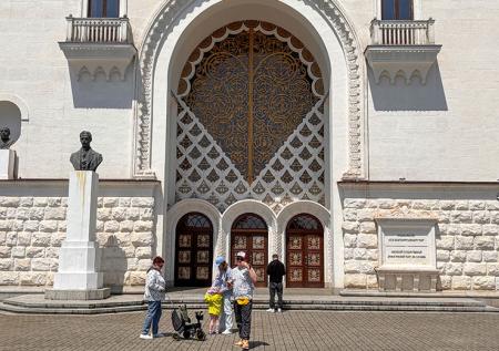 «Отрубают руку»: депутат разнес чиновницу из Абхазии за слова о россиянах