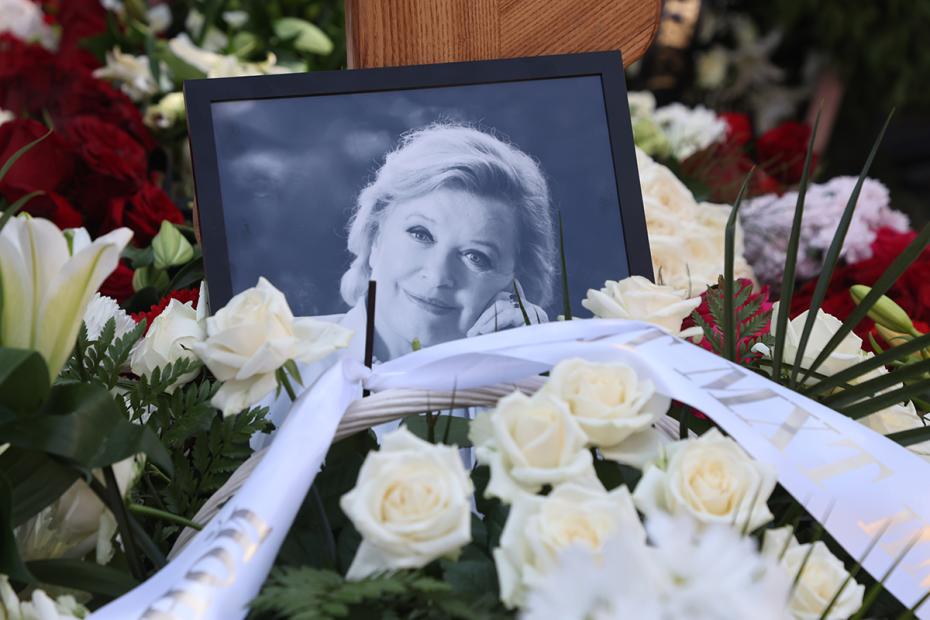 Могила Валентины Талызиной на Ваганьковском кладбище