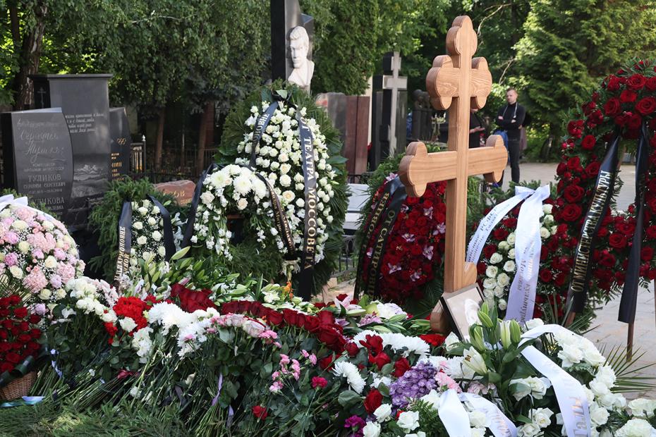 Могила Валентины Талызиной на Ваганьковском кладбище