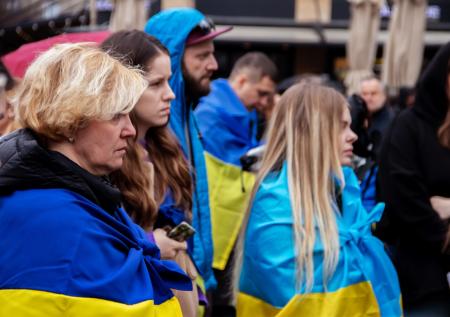 «Безумцы цепляются за власть»: депутат о массовых протестах в центре Киева