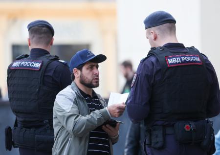 В МВД опровергли новость о незаконной легализации мигрантов