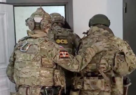 Обыски в Махачкале: что известно, в чем подозревают госсекретаря Магомедова