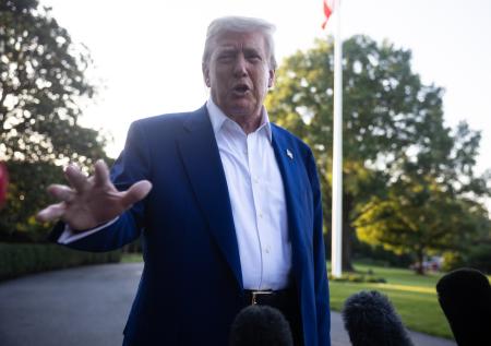 «Необходимо что-то делать с Украиной»: Трамп развел руками на саммите НАТО