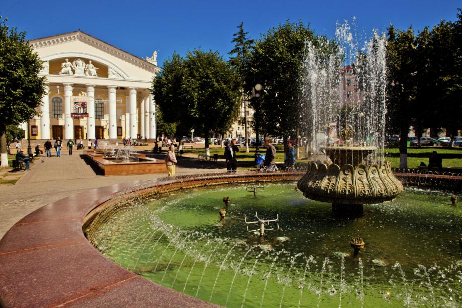 Здание Калужского драматического театра на Театральной площади