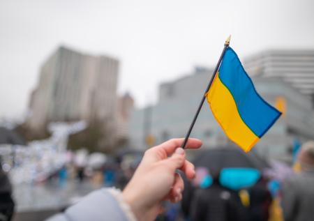 Украинцы вышли в центр Киева и попросили Трампа о помощи