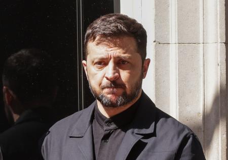 «Готов уступить»: политолог объяснил значение костюма Зеленского на саммите