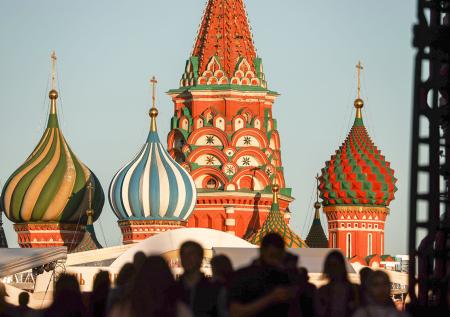 В РПЦ объяснили, как символы ислама появились на храме Василия Блаженного