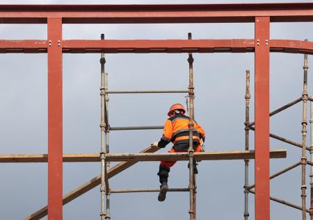 Девелопер раскрыл число северокорейских строителей в России