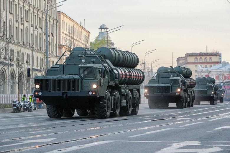 Зенитно-ракетная система большой и средней дальности С-400 «Триумф»
