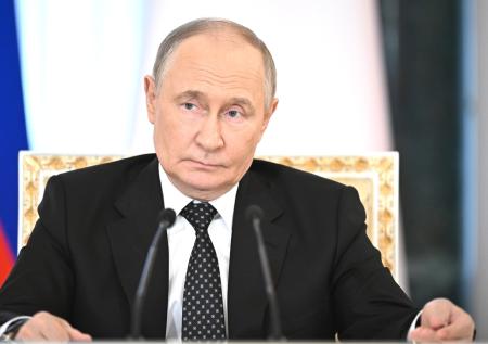 Путин призвал молодежь сохранить правду о подвиге в годы Второй мировой