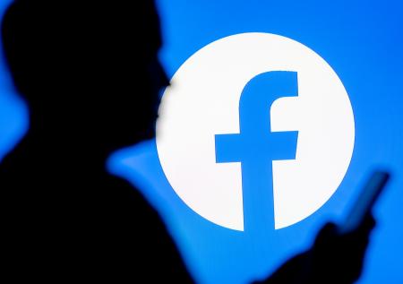 Власти Украины наводят цензуру в Facebook из-за потерь ВСУ