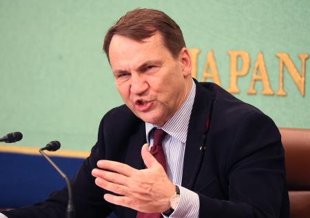 «Хуже будет»: в Совфеде дали совет Сикорскому после слов о «тратах» Путина
