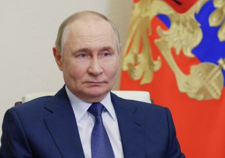 «Извините за простоту»: Путин не одобрил уровень зарплат в студотряде