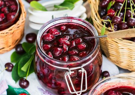 Варю варенье из вишни прямо с косточками: безумно просто и вкусно
