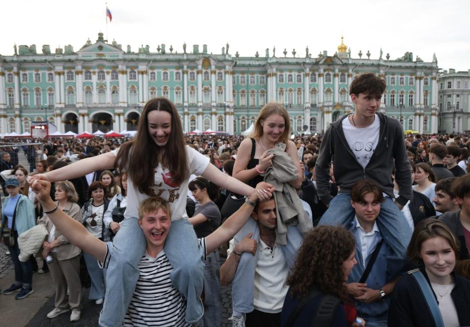 Праздник выпускников «Алые паруса» в Санкт-Петербурге
