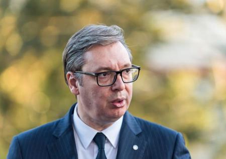 Президент Сербии вышел к оппозиционно настроенным демонстрантам