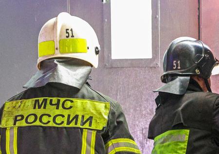 В Петербурге вспыхнул пожар на заводе химических материалов