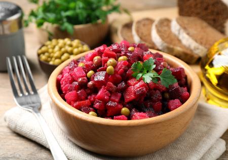 Пост тоже может быть вкусным: готовим диетический винегрет без яиц