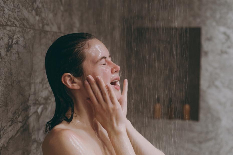 Чистая, грязная, ледяная? К чему снится вода: 7 ключевых значений