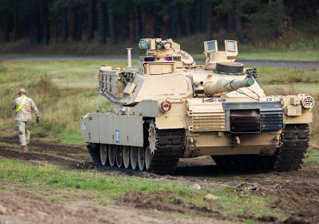 США улучшат защиту танков Abrams после провала на Украине