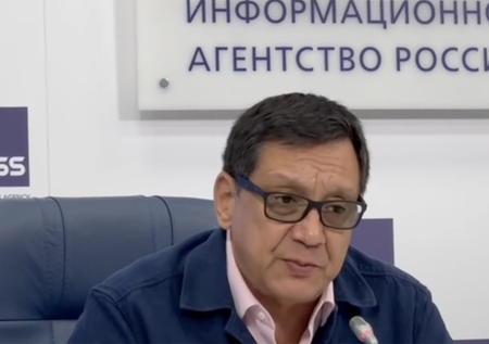 Кончаловский рассказал, кто должен снимать фильмы о Донбассе